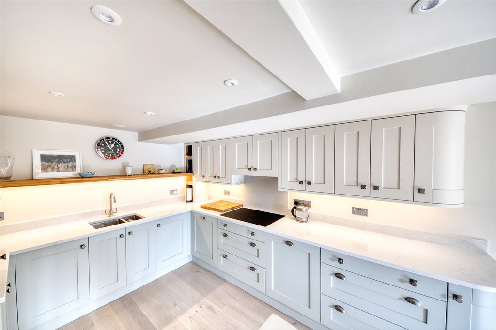 Property photo 3 of 32 Picture No. 19