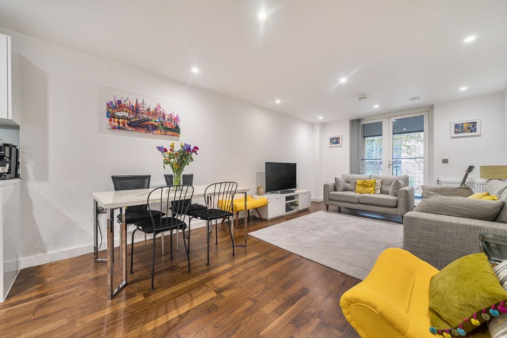 Property photo 2 of 15 Picture No. 19