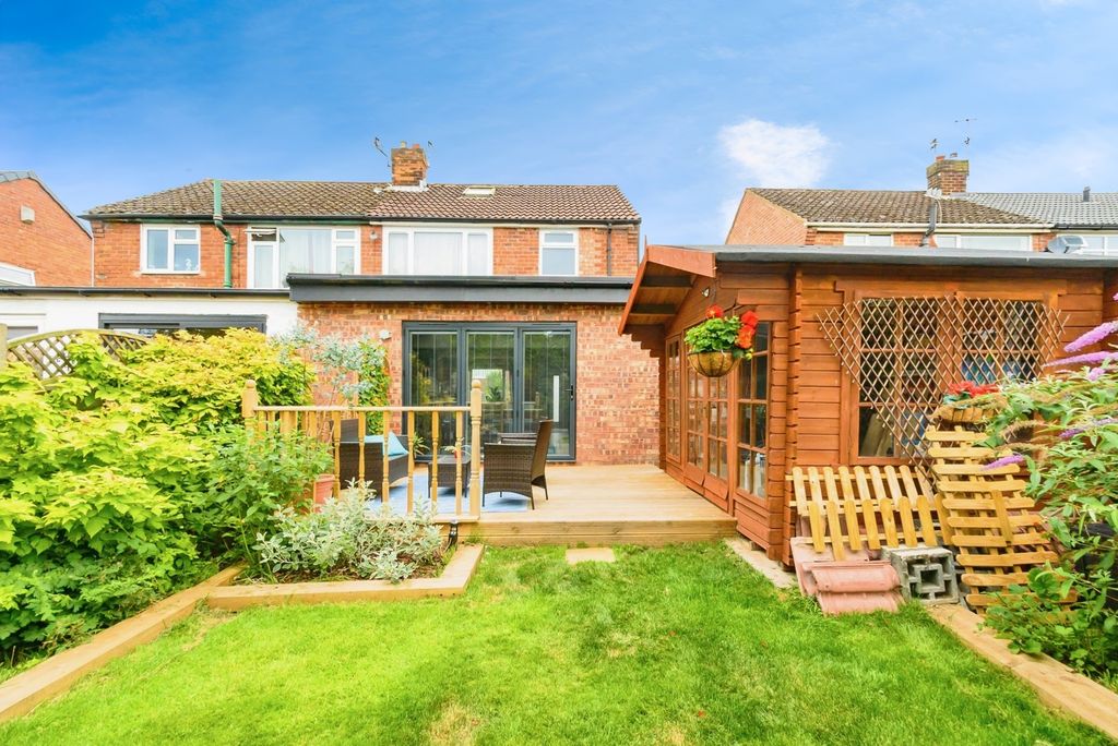 Property photo 2 of 19 Photo
