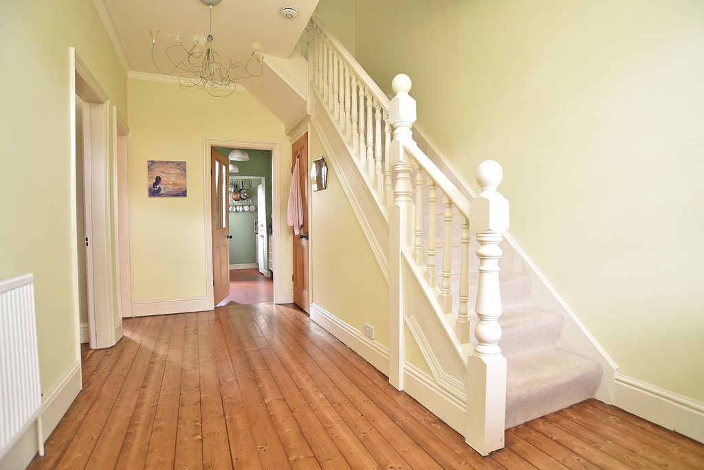 Property photo 3 of 24