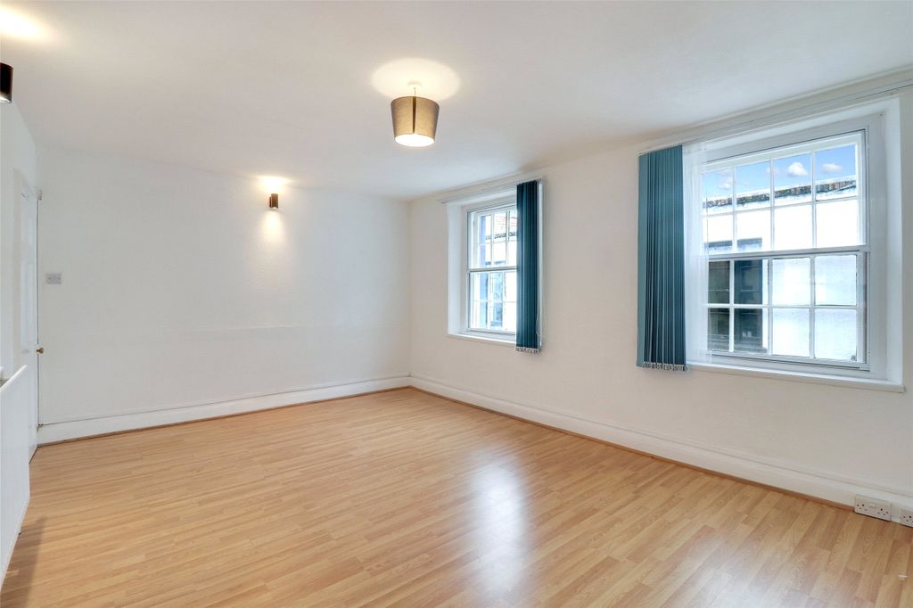 Property photo 2 of 15 2 - Picture No. 07