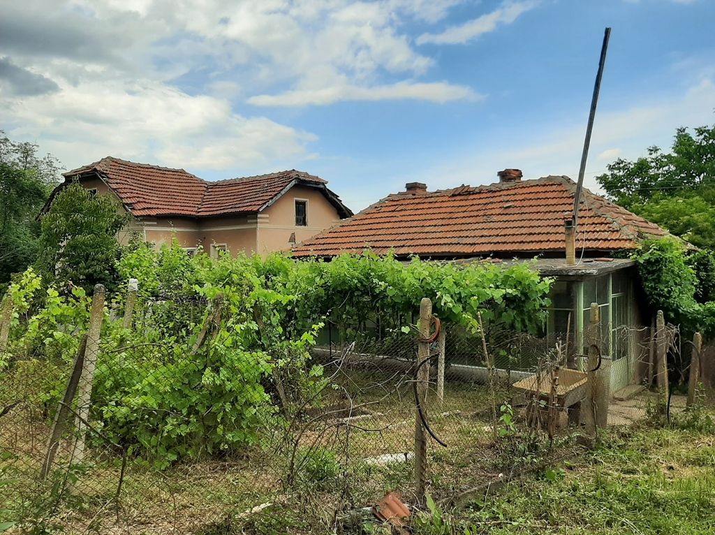 Property photo 3 of 8