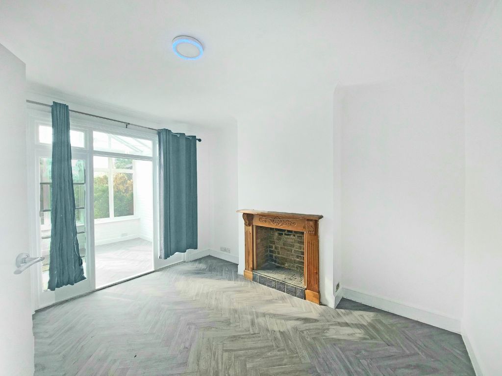 Property photo 2 of 20 5132892