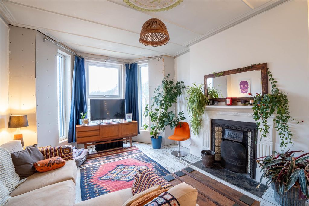 Property photo 2 of 35 Dsc01030-Hdr.Jpg