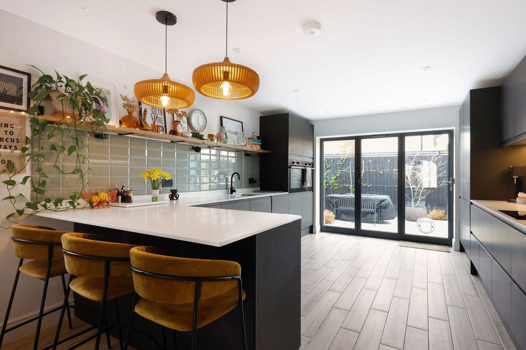 Property photo 1 of 35