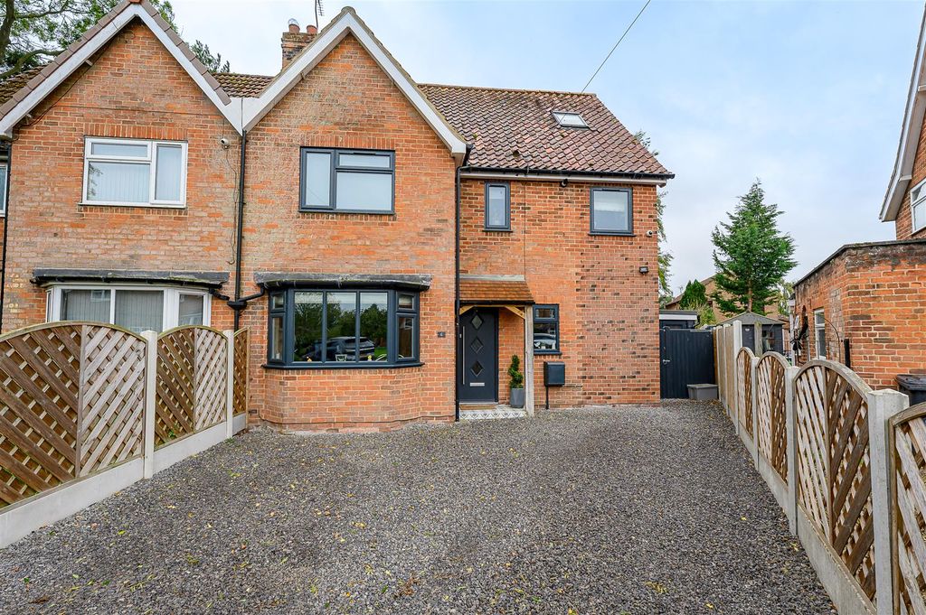 Property photo 3 of 27