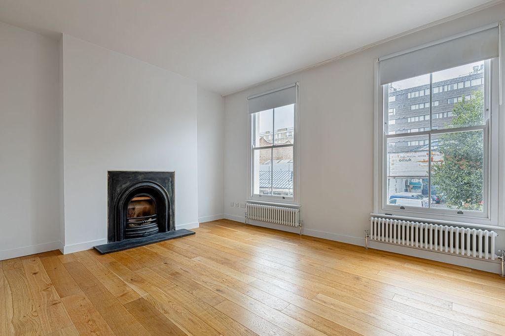 Property photo 2 of 27