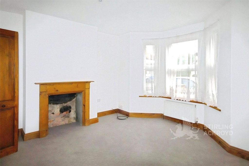 Property photo 2 of 7 Reception