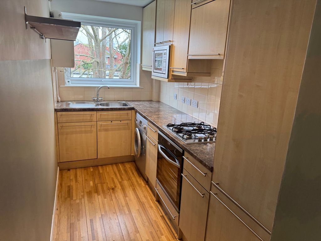 Property photo 2 of 7 Kitchen