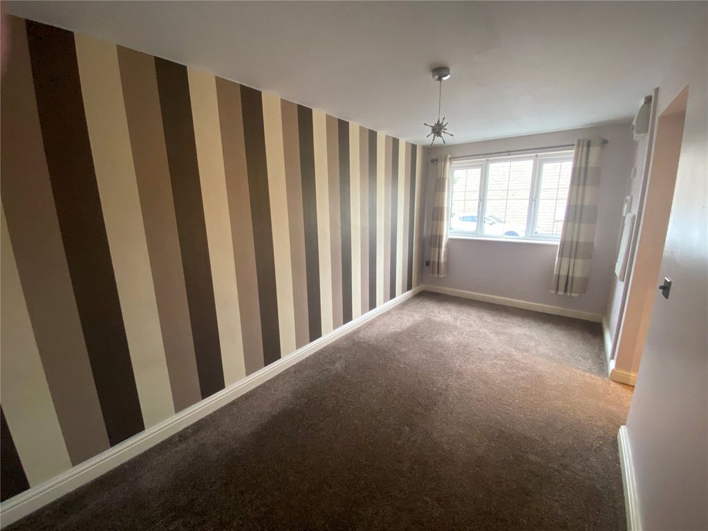 Property photo 3 of 23 Snug/Bedroom