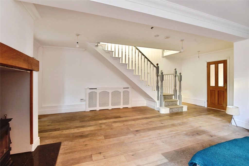 Property photo 3 of 15 Picture No. 10