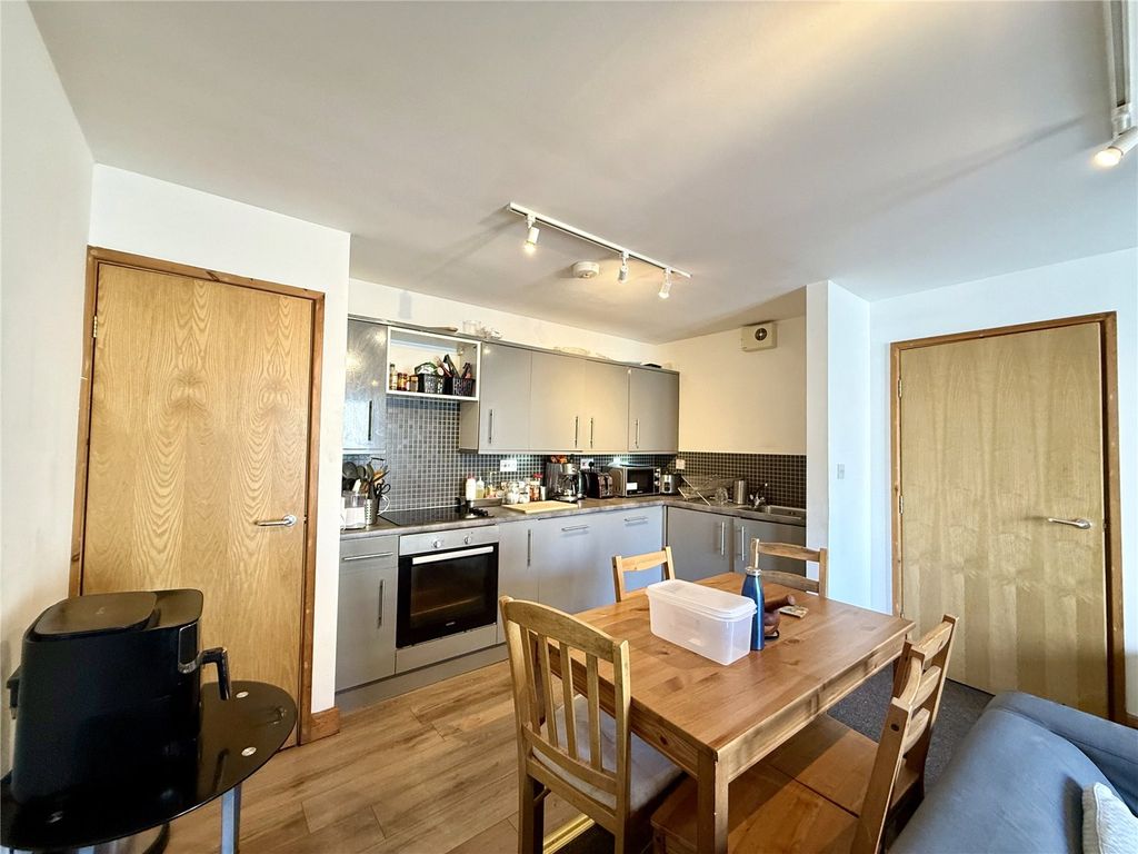 Property photo 3 of 10 Picture No. 09