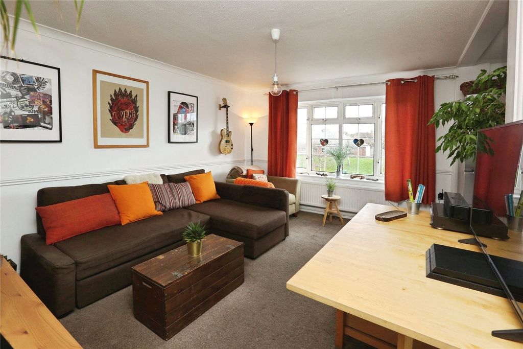 Property photo 2 of 19 Living Area