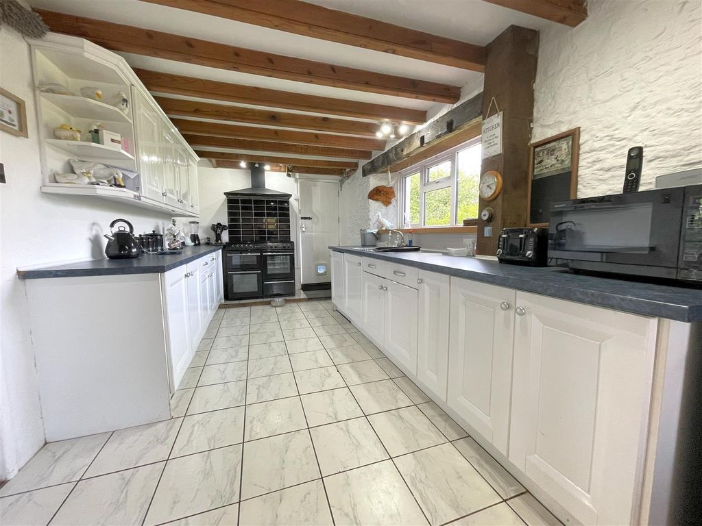 Property photo 3 of 23 Kitchen 2.Jpg