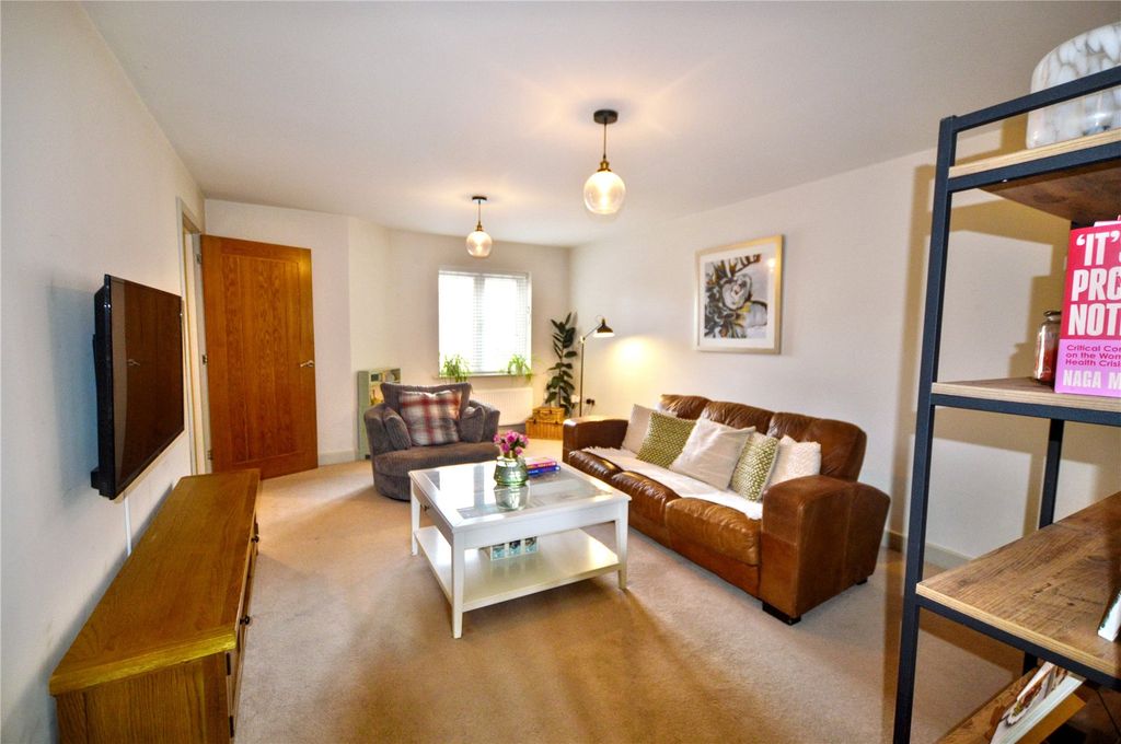 Property photo 3 of 16 Picture No. 11