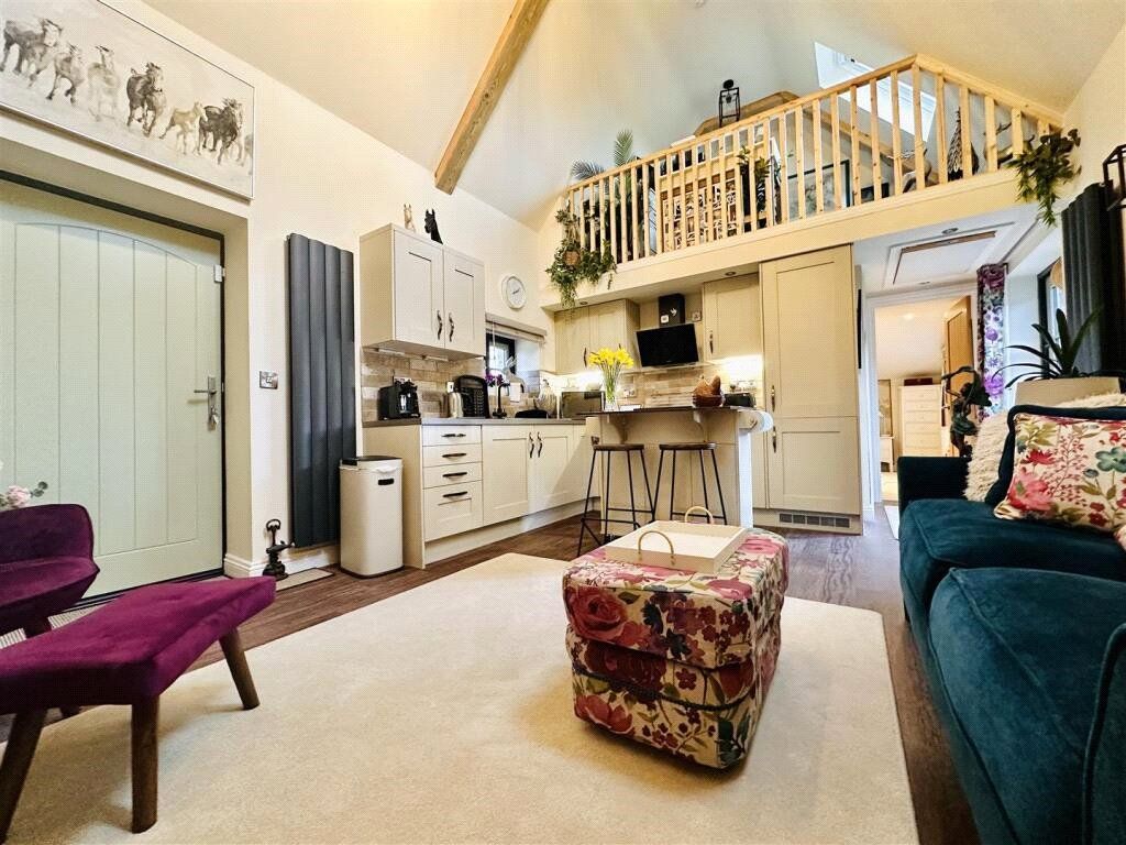 Property photo 3 of 14 Picture No. 33