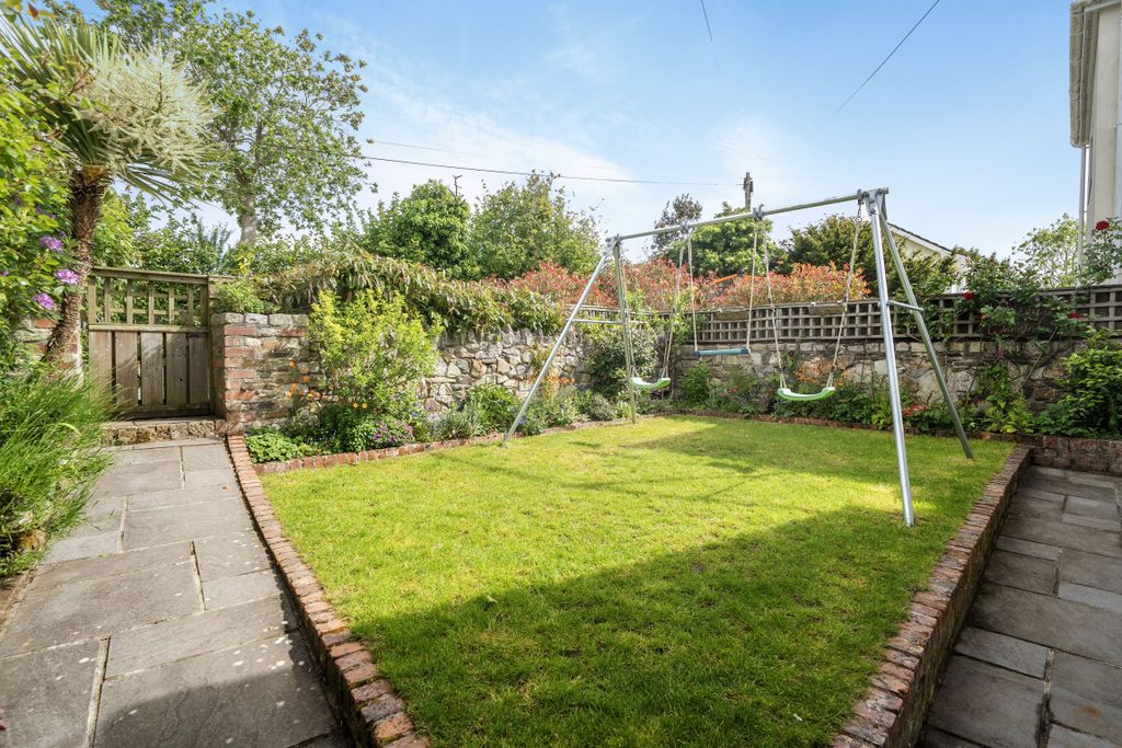 Property photo 3 of 19 Photo 3
