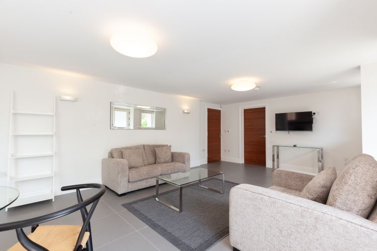 Property photo 1 of 8 253344