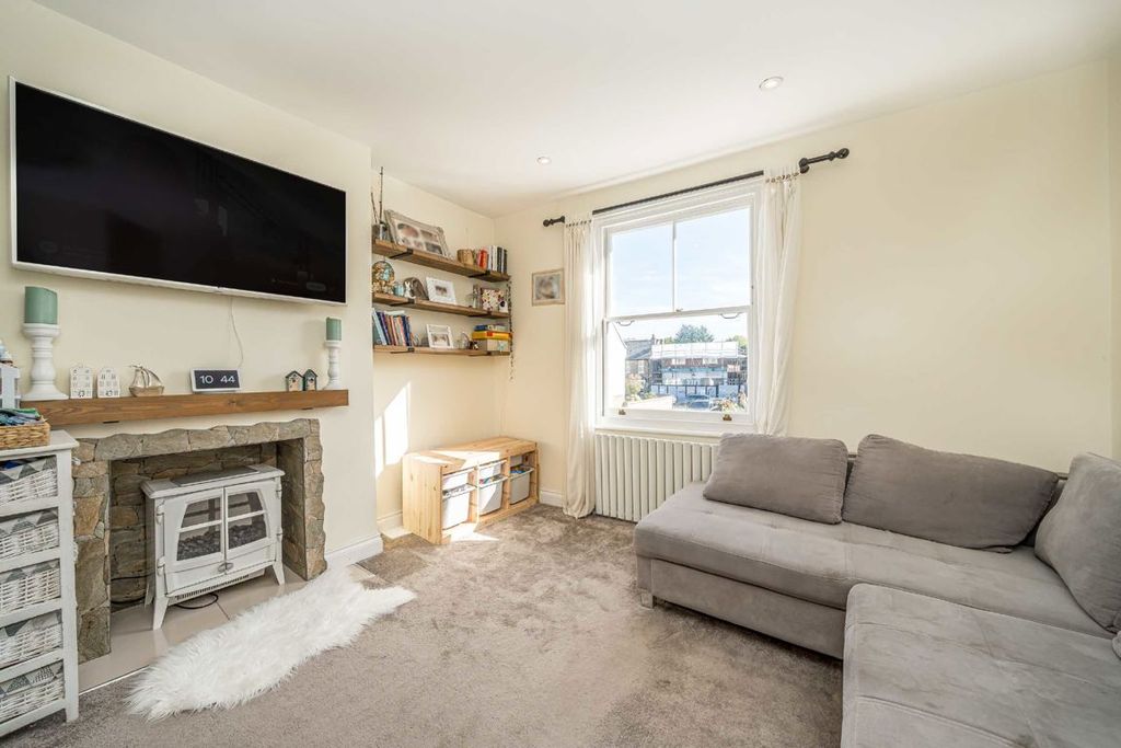 Property photo 2 of 6