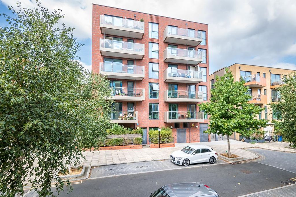 Property photo 3 of 16 Hogan Court-23.Jpg