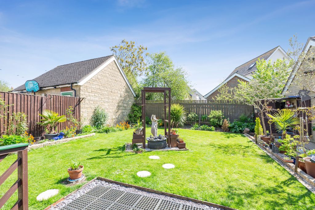 Property photo 2 of 18