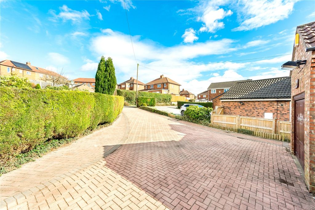 Property photo 3 of 22 Picture No. 05