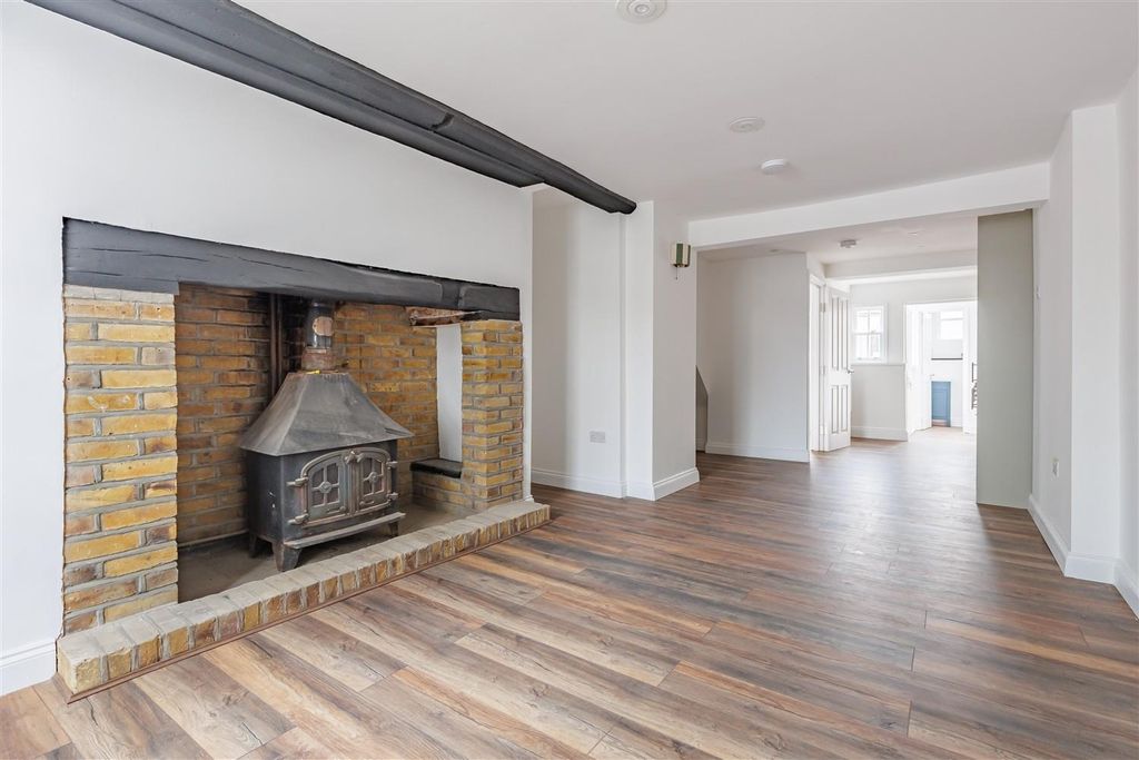 Property photo 2 of 30 108  High Street  (1).Jpg