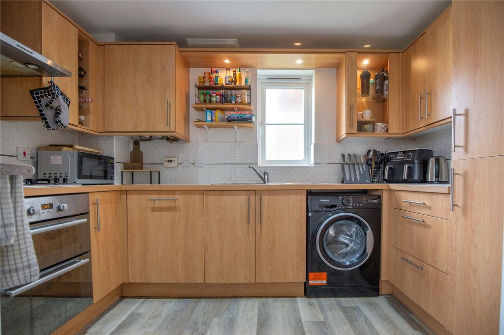 Property photo 2 of 16 Picture No. 08