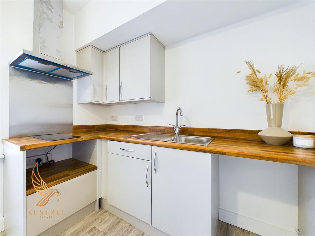 Property photo 2 of 4 Cam02855G0-Pr0056-Still032.Jpg