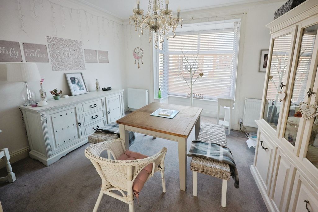 Property photo 3 of 12 Pbox-Img.Jpg