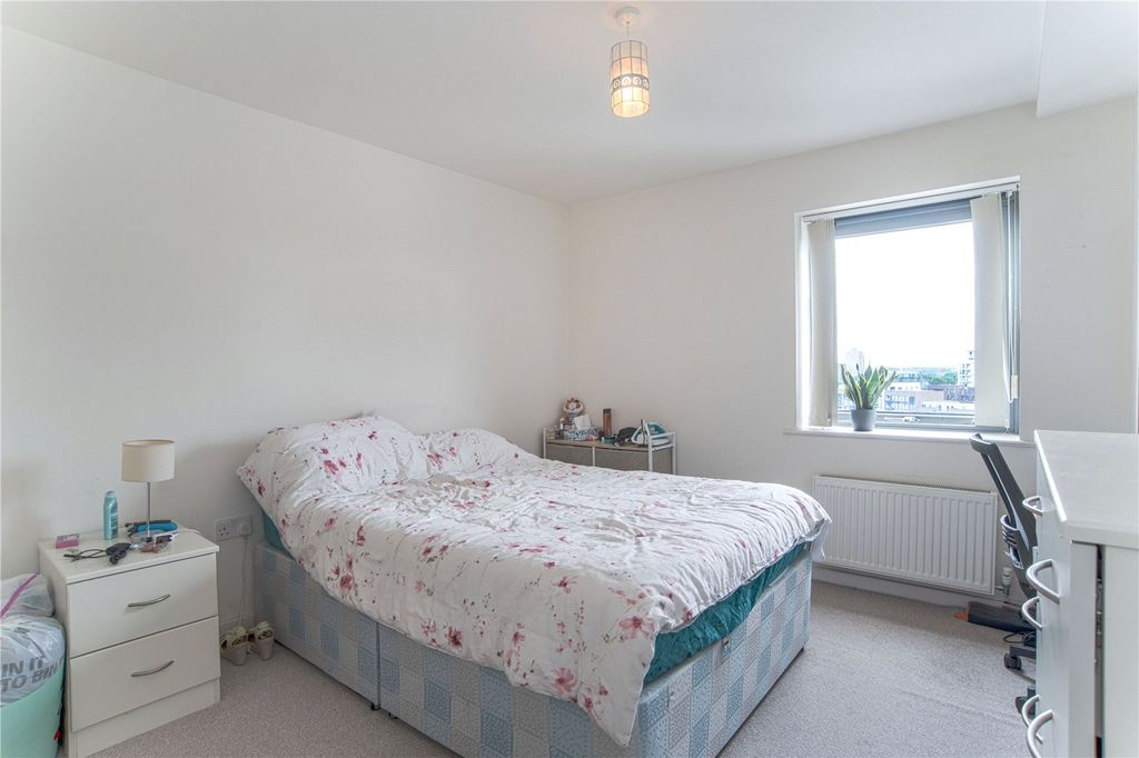 Property photo 2 of 10 Bedroom