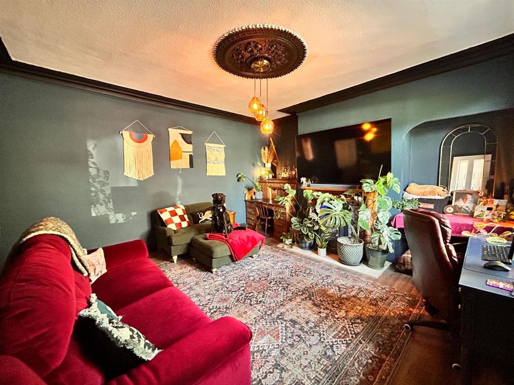 Property photo 3 of 17 Living Room.Jpg