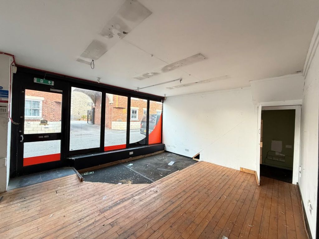 Property photo 3 of 13