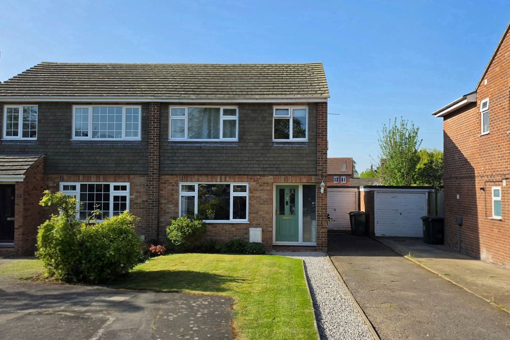 Property photo 1 of 16 1A