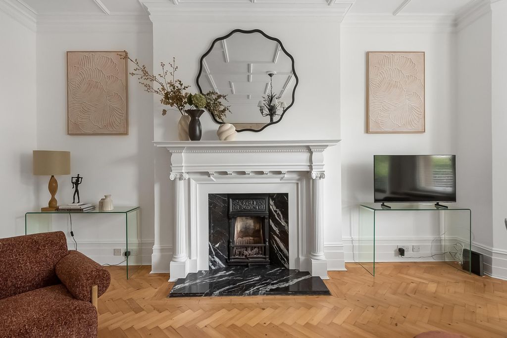 Property photo 3 of 17 Image