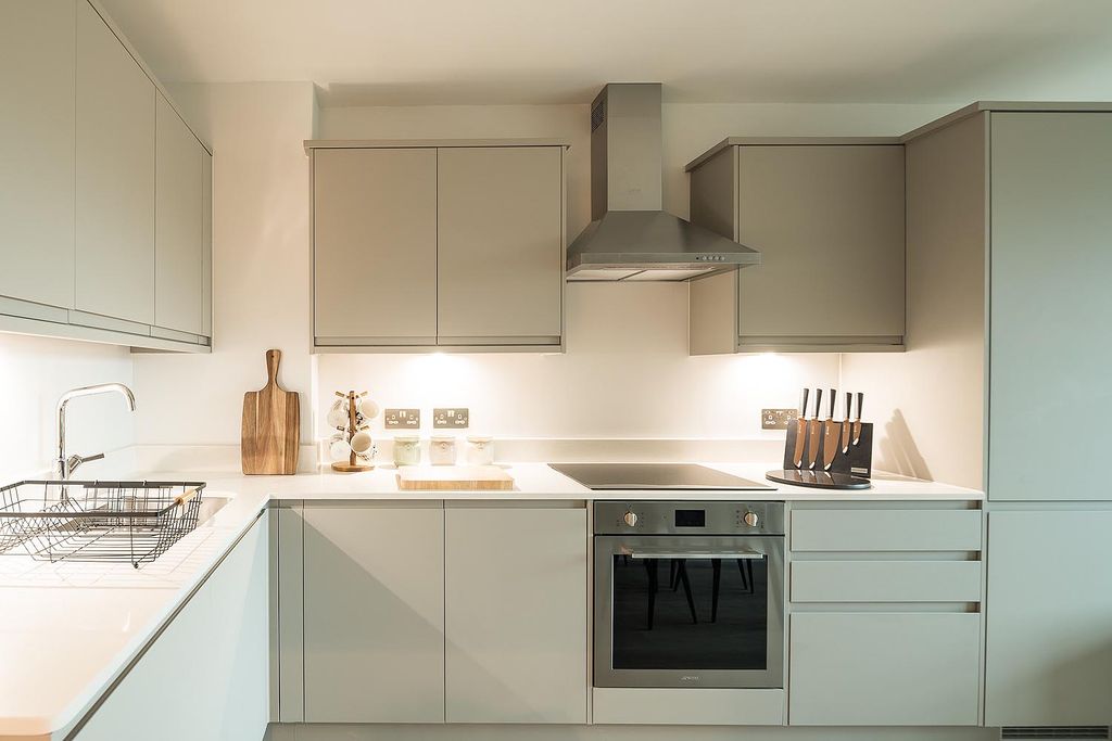 Property photo 2 of 8 Kitchen