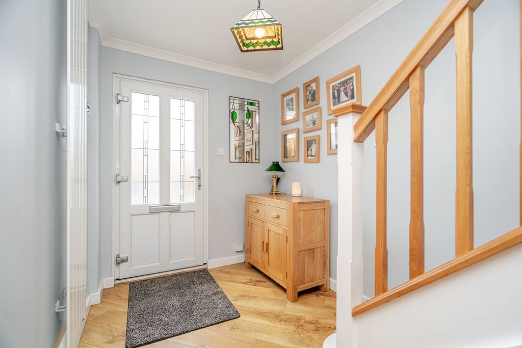 Property photo 3 of 27