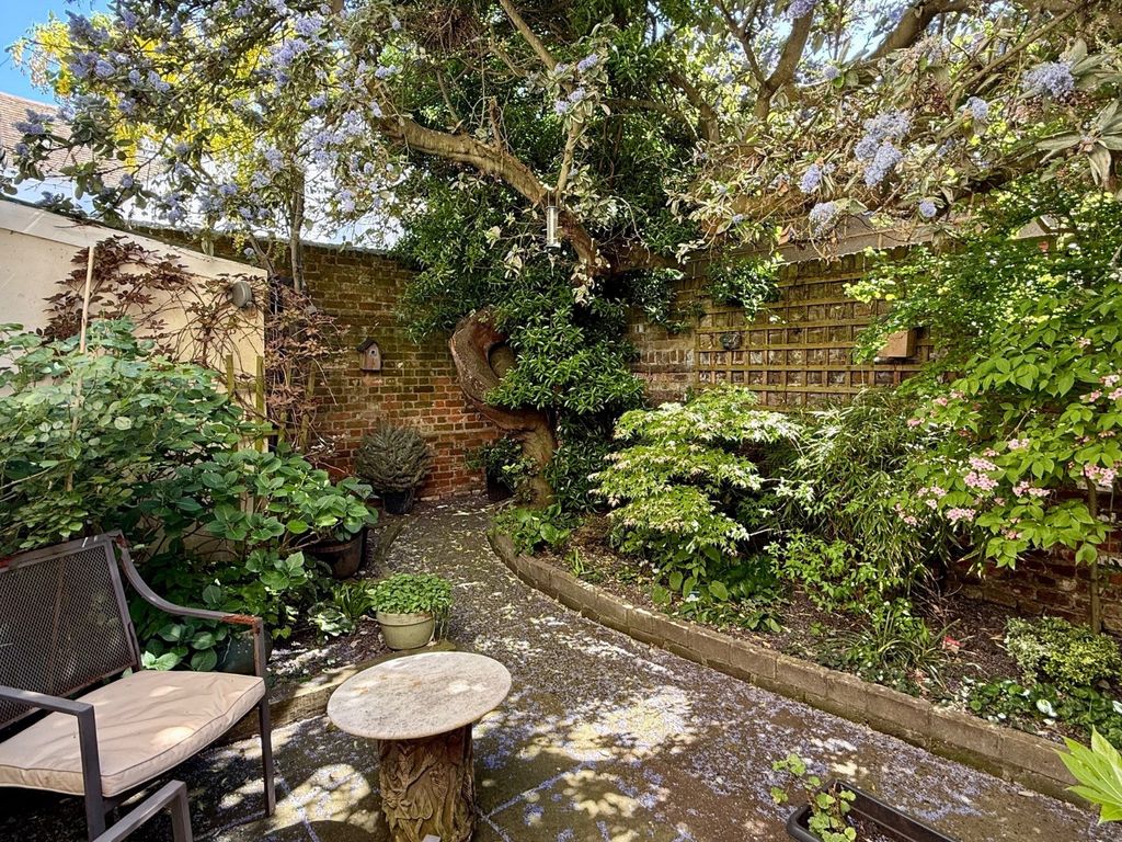 Property photo 3 of 16 Picture No. 15