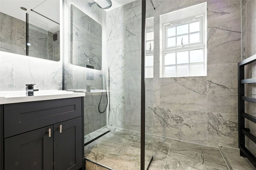 Property photo 1 of 10 Picture No. 02