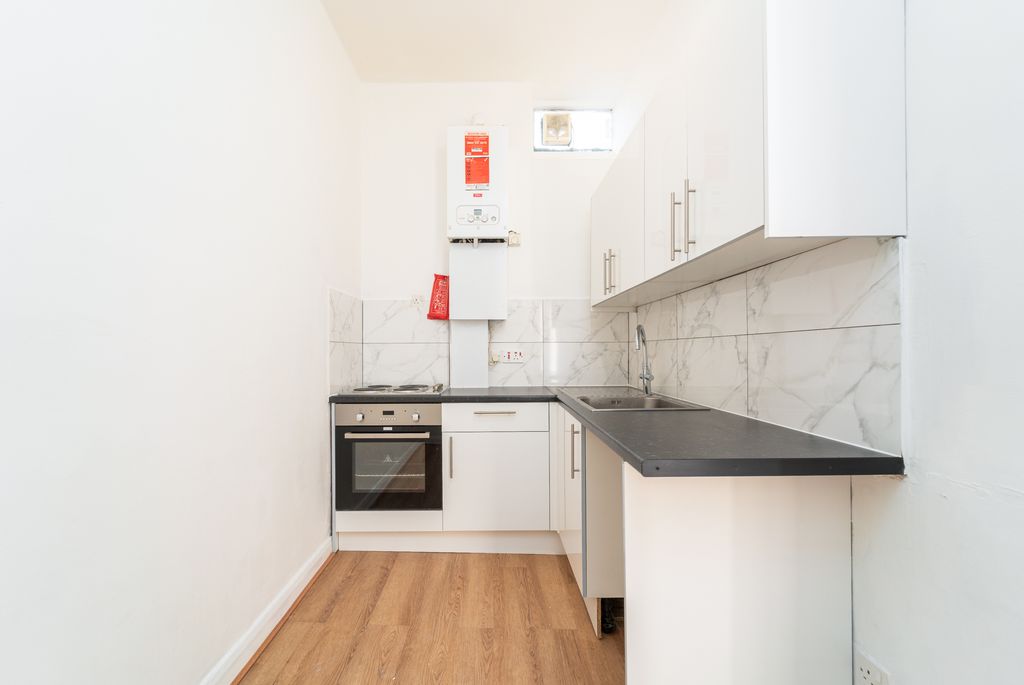 Property photo 3 of 7 Mba09191-Edit