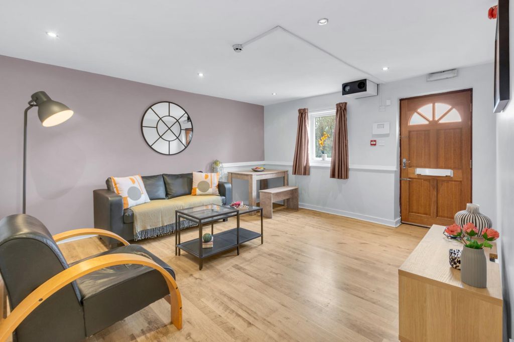 Property photo 1 of 13 Property Photo