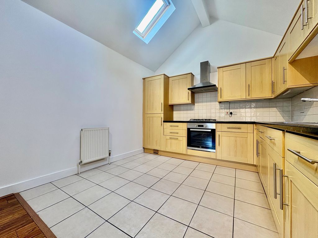 Property photo 3 of 12 Bathroom