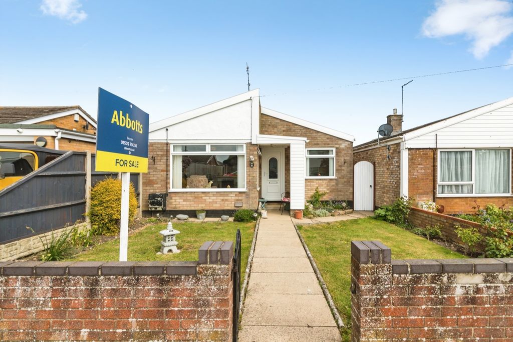 Property photo 1 of 20 Front