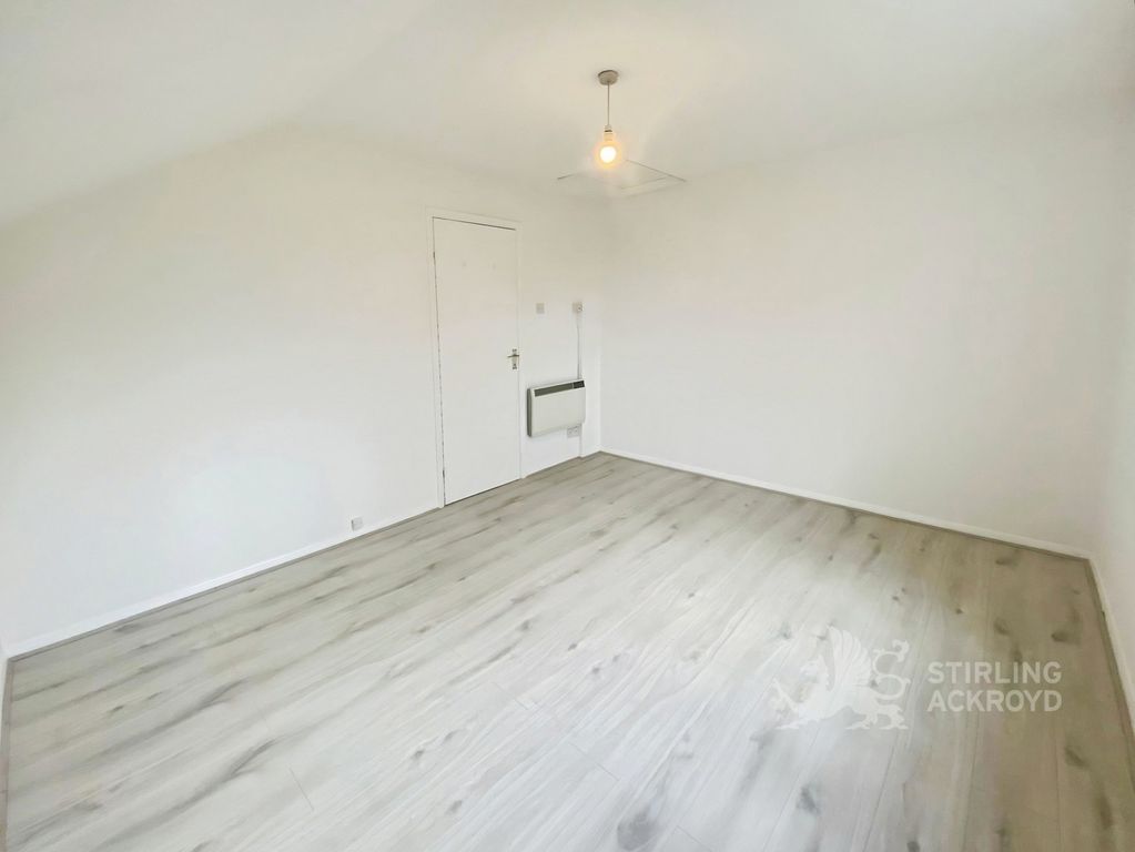 Property photo 1 of 5 Bedroom