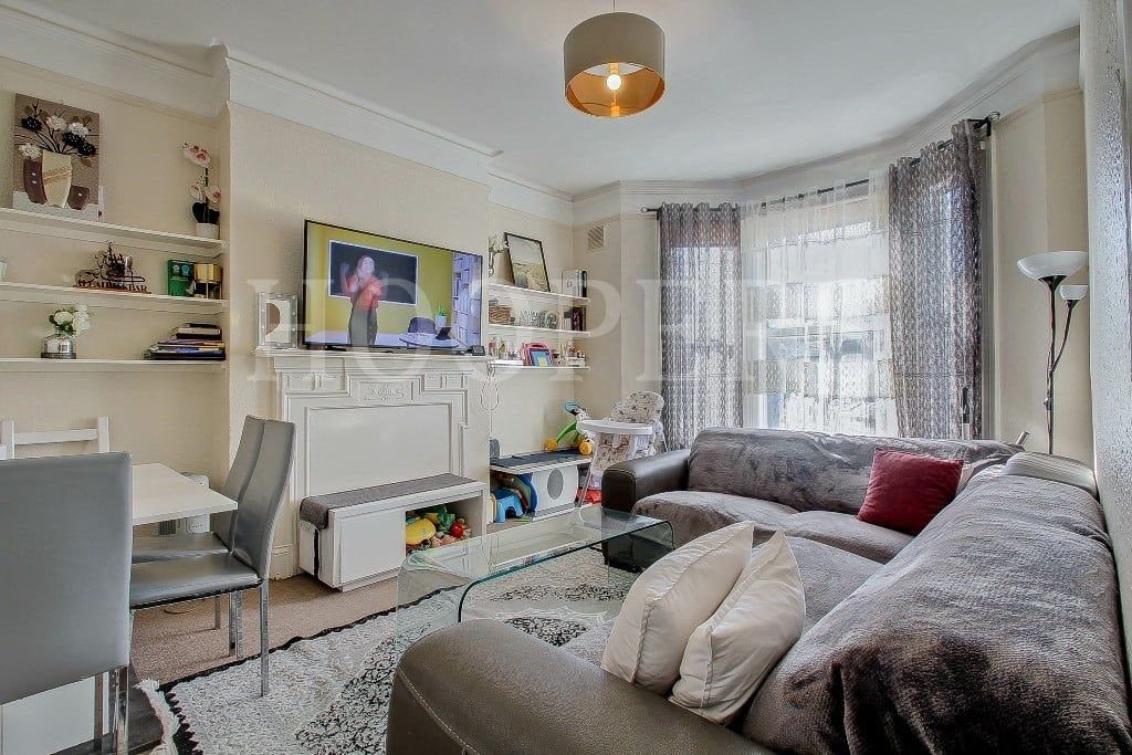 Property photo 2 of 8