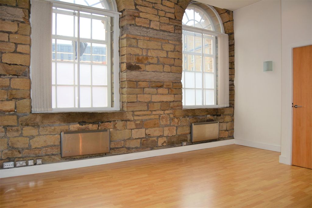 Property photo 3 of 7 Living Area