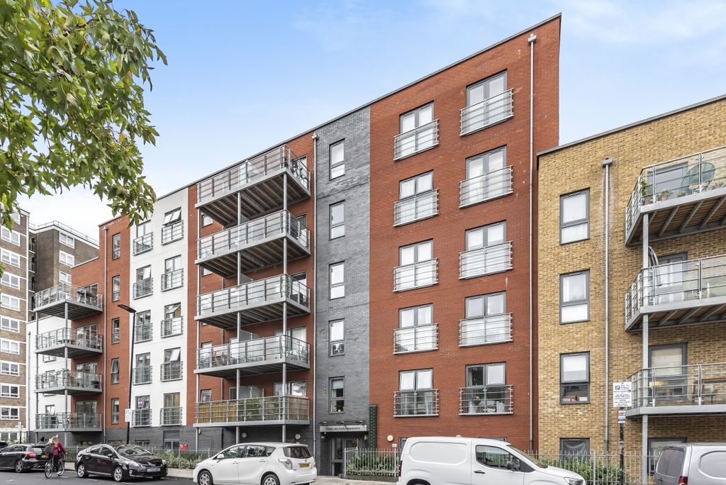 Property photo 1 of 7 652304 (1)