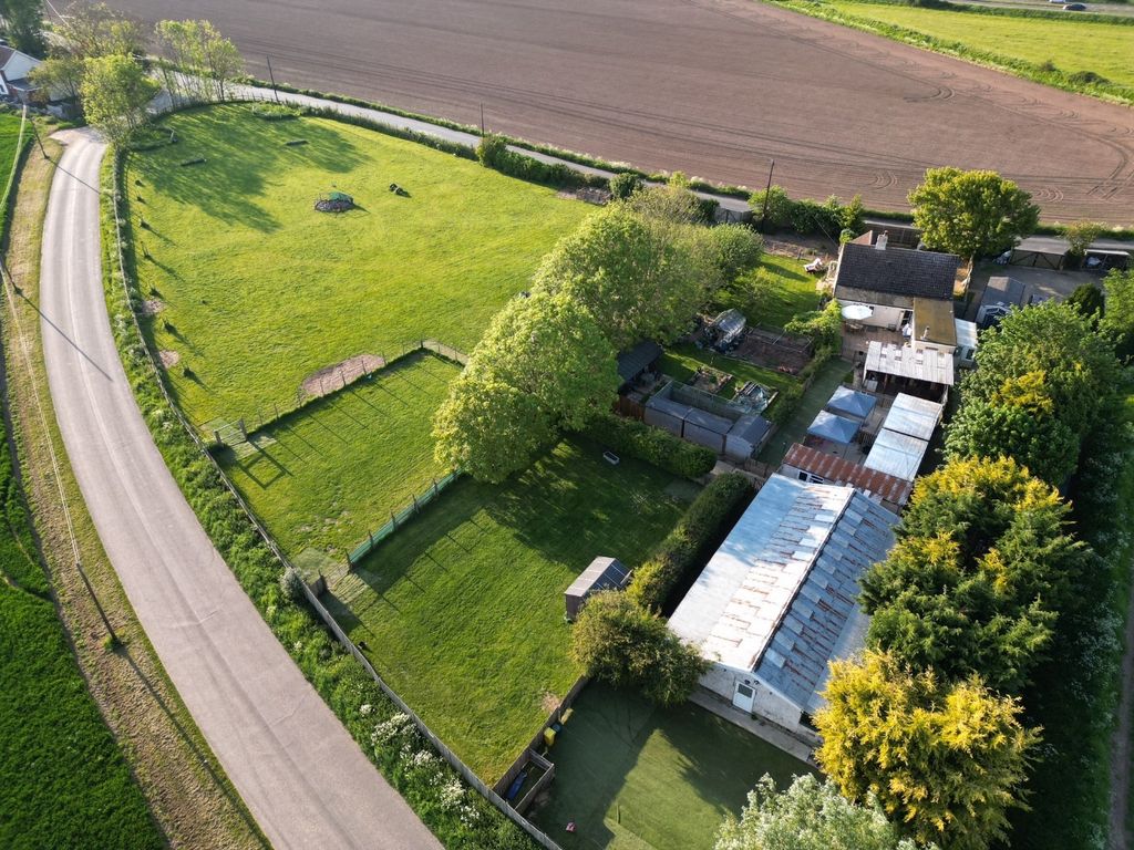 Property photo 2 of 32 2724066