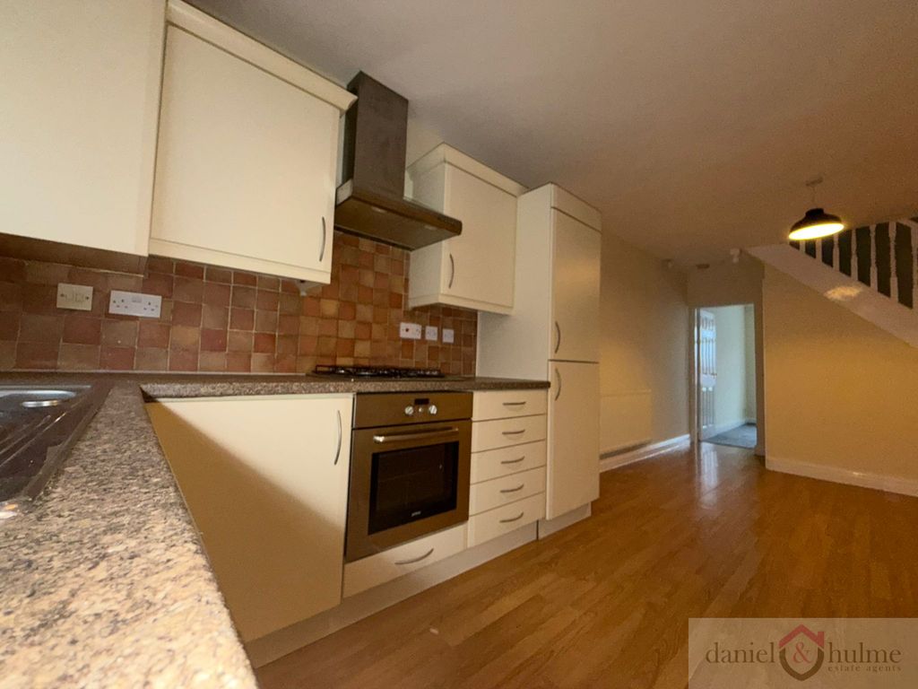 Property photo 3 of 12 560c2575-3d63-4Ef1-9d78-4c1Acb6Eb95c