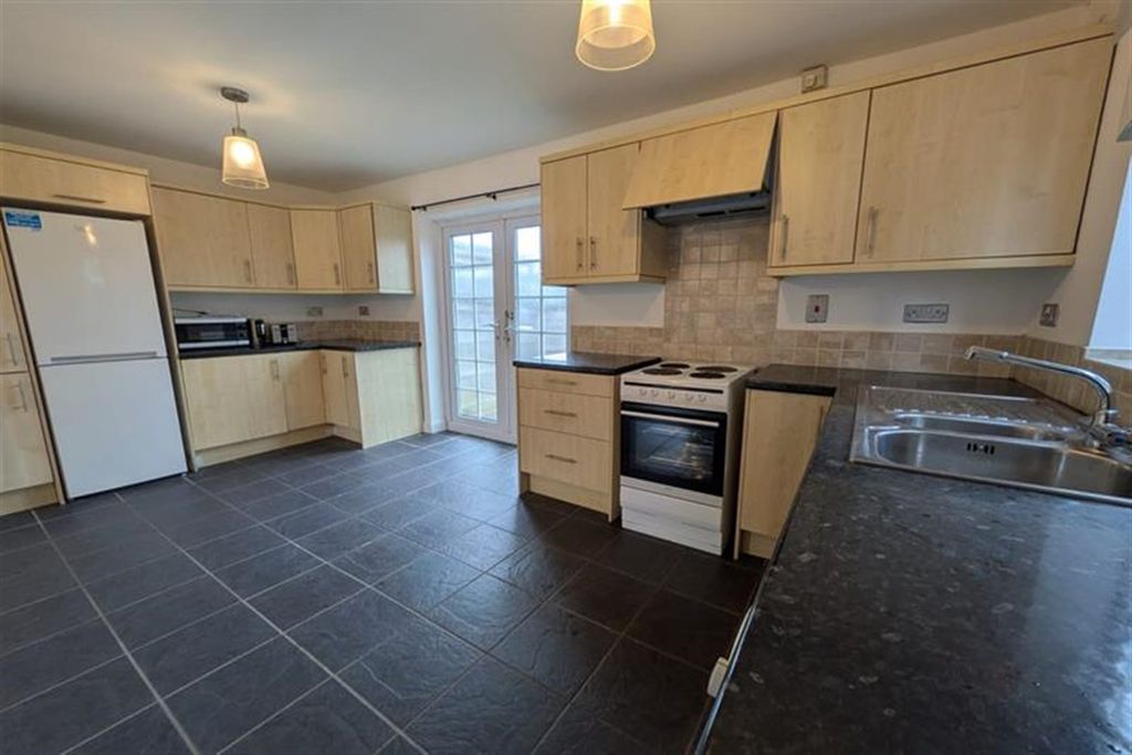 Property photo 1 of 11 (Main)